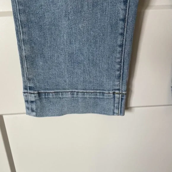 Women's / Teen's Ann Taylor Light Wash Easy Straigh Jeans size 2 - Picture 4 of 11